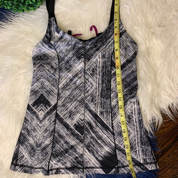 🌿 {Lululemon} Tank Top Strappy Back Heat Wave Design Flawed Small/XS 2 Black - Picture 6 of 12